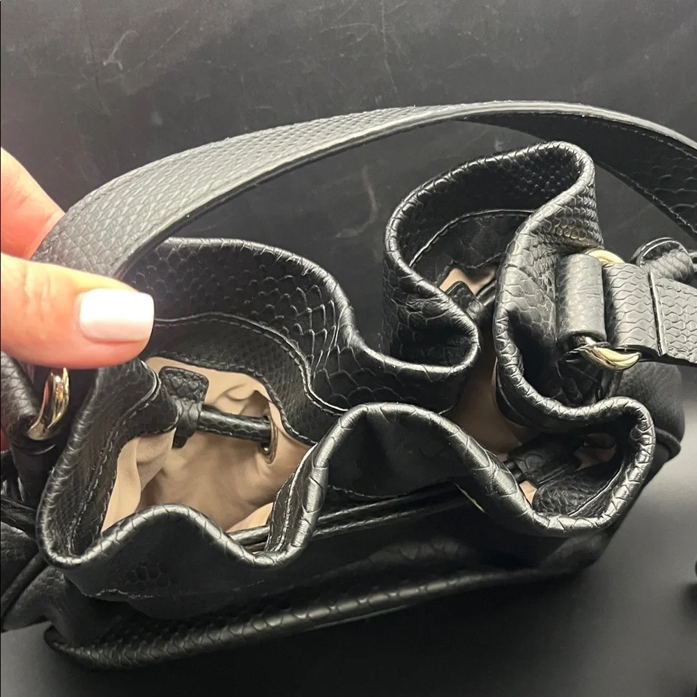 Cole Haan crossbody - Picture 4 of 8
